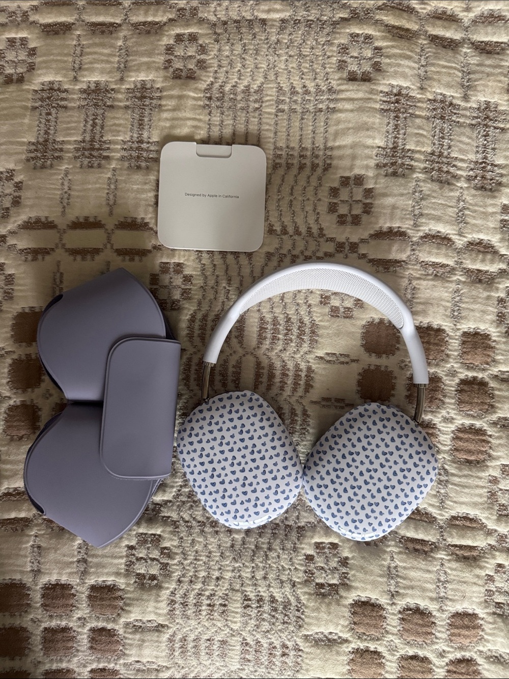 Apple AirPods Max USB-C - Lavender - Like New - Picture 2 of 8